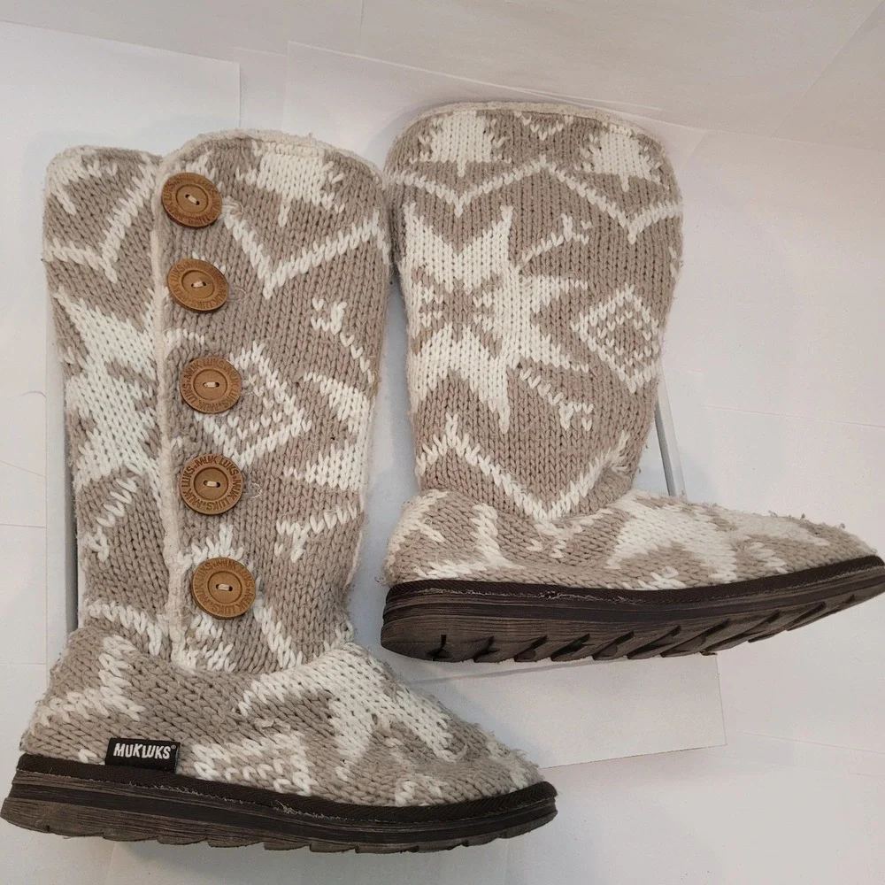 MUK LUKS‎ Knit Boots Women Size 7 Fair Isle Snowflake Taupe Button Tall Sherpa